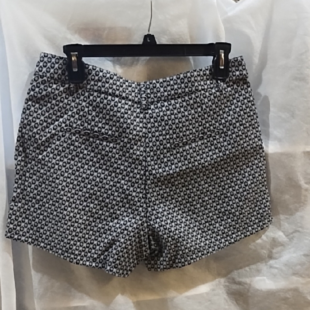 Very J Monochrome Geometric High Waist Shorts - Picture 3 of 3